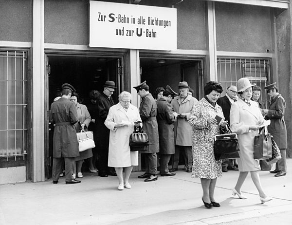 DDR - Grenzübergang Friedrichstraße 1972