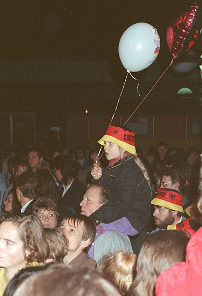 Deutsche Einheit (Archivfoto 1990, Text 1991)