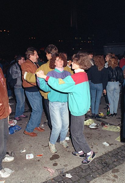 Deutsche Einheit (Archivfoto 1990, Text 1991)