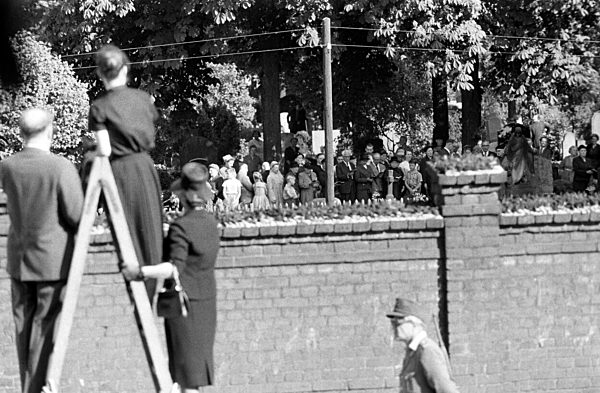 Beerdigung auf dem Friedhof an der Bernauer Straße 1963