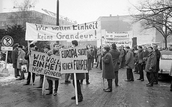 Studenten demonstrierten gegen Abbruch der Brüsseler EWG-Verhandlungen