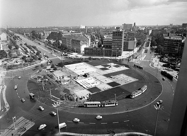 West-Berlin: Neugestalteter Ernst-Reuter-Platz vor der Fertigstellung
