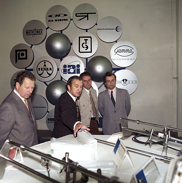 Fachbesucher  der Internationalen Fachmesse "Interatominstrument" im August...