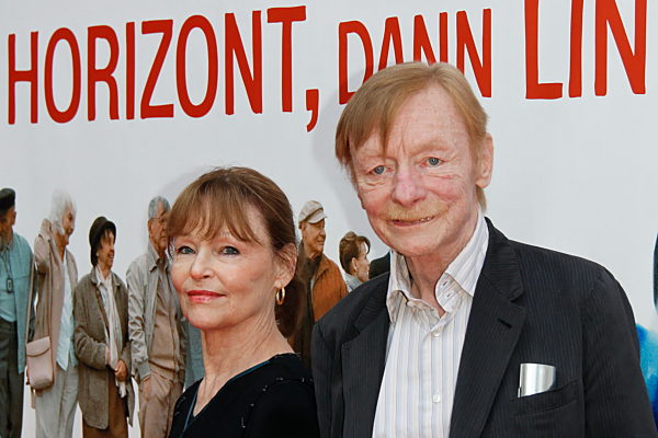 Premiere " BIS ZUM HORIZONT, DANN LINKS!"